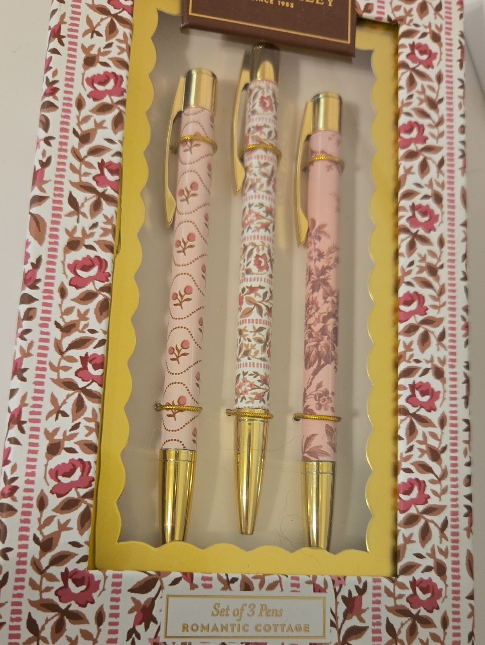Laura Ashley Rose  Romatic Costage Pen Trio - Pink, White - Picture 4 of 4